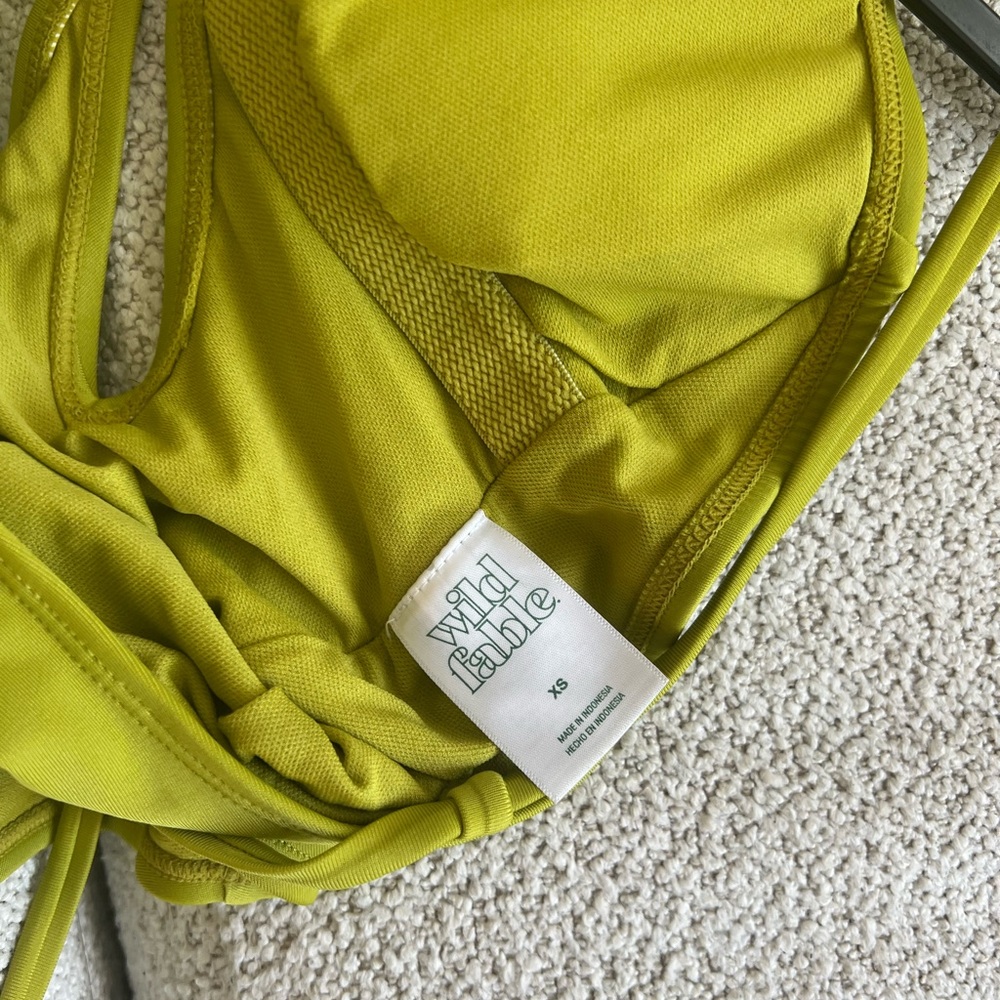 Cut out one piece bathing suit - Picture 3 of 3